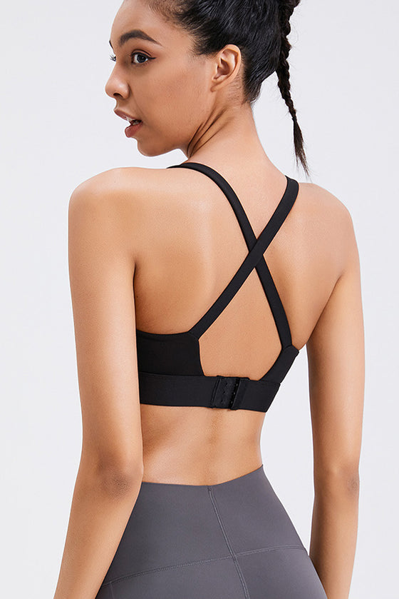 LC264638-P2-S, LC264638-P2-M, LC264638-P2-L, LC264638-P2-XL, Black Solid Color Criss Cross Back Push Up Sports Bra