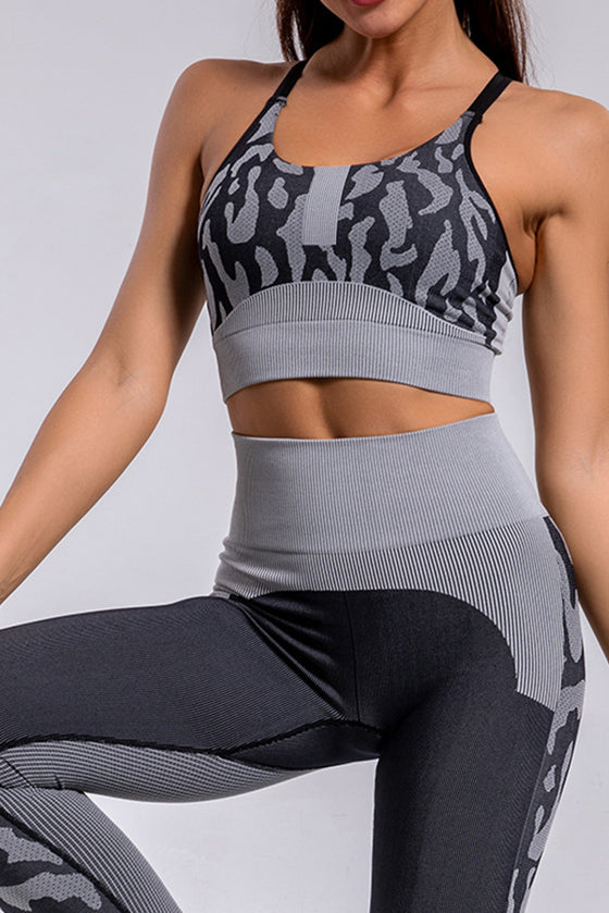 LC2611592-P220-S, LC2611592-P220-M, LC2611592-P220-L, Black Camouflage Print Criss Cross Bra and Leggings Sports Set