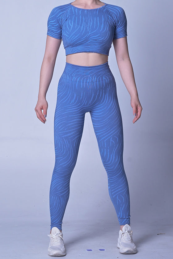 LC2611609-P419-S, LC2611609-P419-M, LC2611609-P419-L, Sky Blue Stripe Printed Crop Short Sleeve Top and Leggings Yoga Set