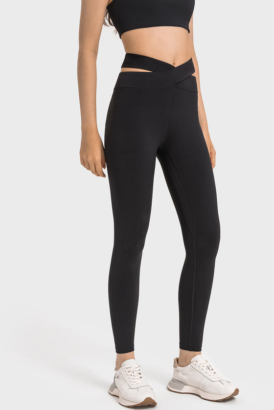 LC265456-P2-S, LC265456-P2-M, LC265456-P2-L, LC265456-P2-XL, Black Solid Cross Waistband Workout Leggings